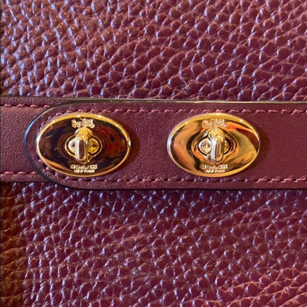 Coach Handbag - Picture 2 of 8